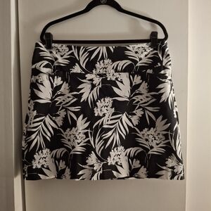 S.C.&CO. Women's Black and White A-line Mini Skorts for Casual Wear